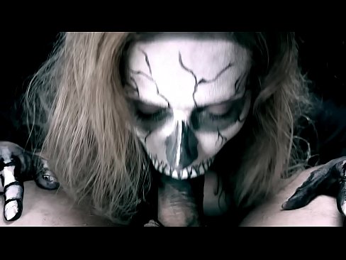 ❤️ Demonsko dekle sesa kurca s svojimi črnimi usti in pogoltne spermo. ❤️ Porno na sl.kanalmoscow.ru ❌❤
